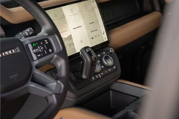 Land Rover Defender 110 2.0 P300e X-Dynamic HSE Pano Head Up Trekh Gris — photo 19