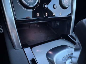 Land Rover Discovery Sport R-Dynamic SE P200 — photo 29