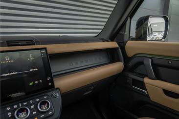 Land Rover Defender 110 X-Dynamic HSE Pano 22 Inch Trekh Vert 2.0 P300e — photo 24