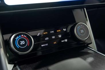 Land Rover Range Rover D350 Autobiography 7pl Massage MeridianSignature Pano Noir — photo 36