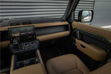 Land Rover Defender 110 X-Dynamic HSE Pano 22 Inch Trekh Vert 2.0 P300e — photo 31