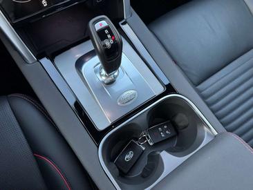 Land Rover Discovery Sport R-Dynamic SE P200 — photo 42