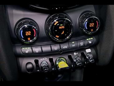 Mini 3 Portes Berline Cooper SE — photo 10