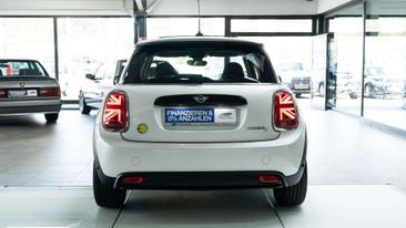 Mini 3 Portes Berline Cooper SE — photo 10