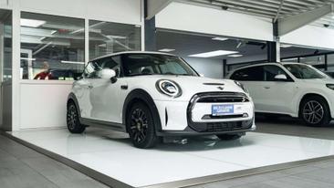 Mini 3 Portes Berline Cooper SE — photo 12