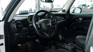 Mini 3 Portes Berline Cooper SE — photo 16