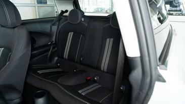 Mini 3 Portes Berline Cooper SE — photo 37