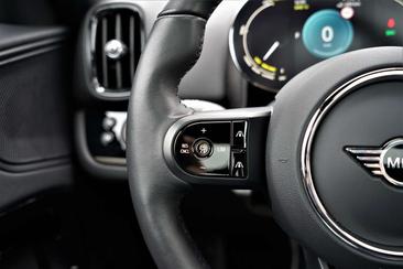 Mini Countryman Cooper SE ALL4 — photo 18