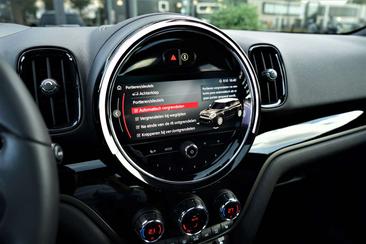 Mini Countryman Cooper SE ALL4 — photo 26