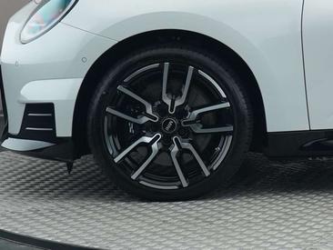 Mini Cooper Electric Berline Cooper SE — photo 17
