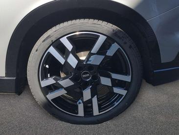 Mini Countryman Cooper SE ALL4 — photo 11