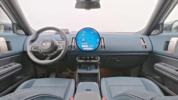 Mini Countryman Cooper SE ALL4 — photo 14