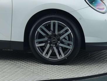Mini Cooper Electric Berline Cooper SE — photo 17