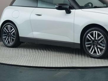 Mini Cooper Electric Berline Cooper SE — photo 20