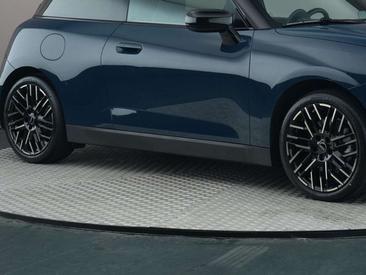 Mini Cooper Electric Berline Cooper SE — photo 18