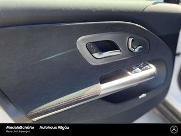 Mercedes CLA Berline 200 — photo 7