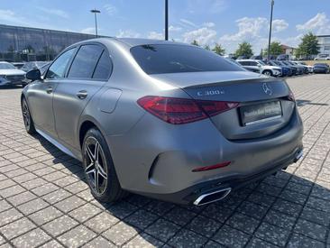 Mercedes Classe C Berline 300 E — photo 8