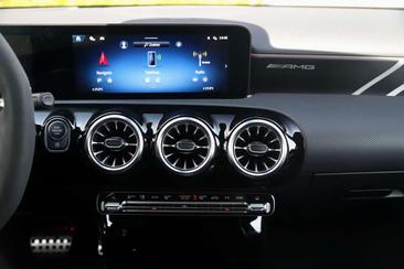 Mercedes Classe A45 AMG 45 — photo 23