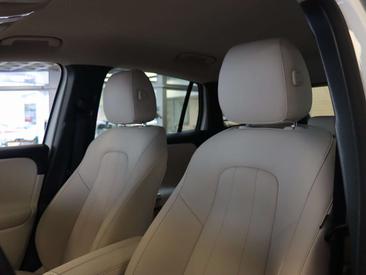 Mercedes EQA 250 — photo 10