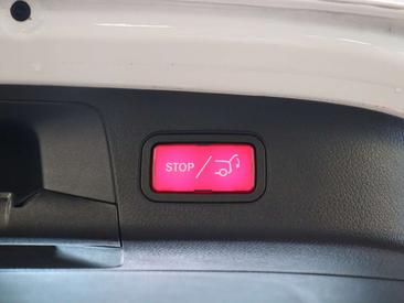 Mercedes EQA 250 — photo 22
