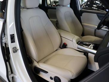 Mercedes EQA 250 — photo 25