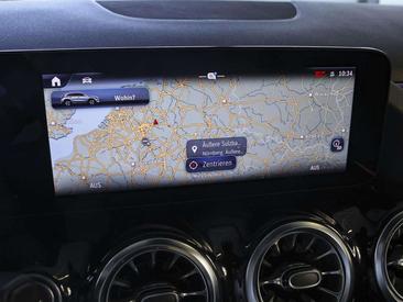 Mercedes GLA 200 — photo 13