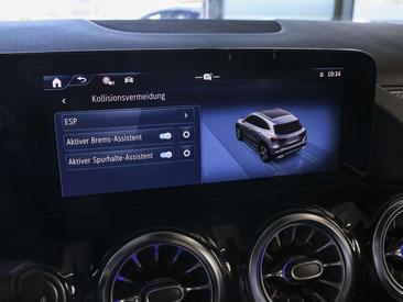 Mercedes GLA 200 — photo 14