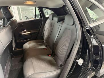Mercedes GLA 200 — photo 10