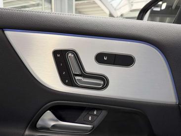 Mercedes GLA 200 — photo 20