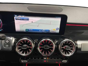 Mercedes GLB 35 4MATIC — photo 13