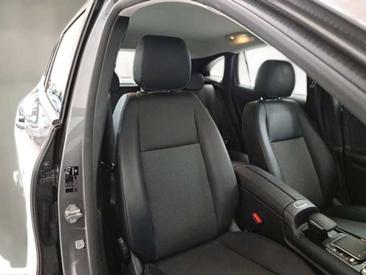 Mercedes GLA 200d — photo 9