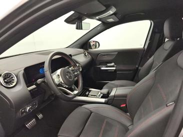 Mercedes EQA 300 4MATIC — photo 10