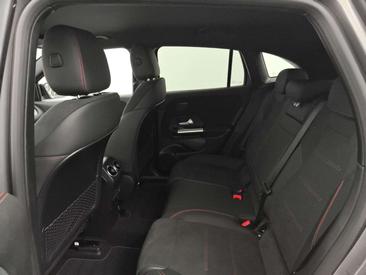 Mercedes EQA 300 4MATIC — photo 11