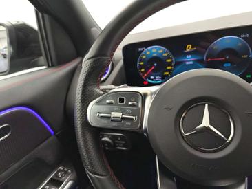 Mercedes EQA 300 4MATIC — photo 15
