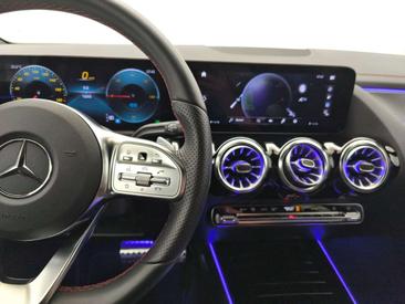 Mercedes EQA 300 4MATIC — photo 16