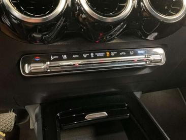 Mercedes GLB 200d — photo 10