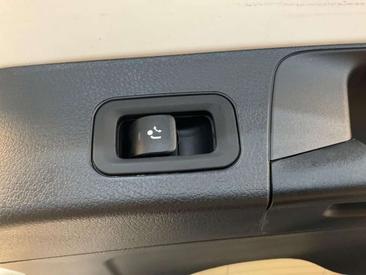 Mercedes GLB 200d — photo 13