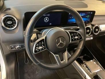 Mercedes GLB 200d — photo 16
