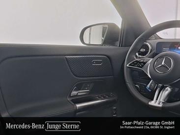 Mercedes GLA 200 — photo 8