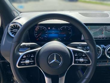 Mercedes EQA 250 — photo 7