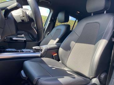 Mercedes EQA 250 — photo 15