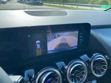 Mercedes EQA 250 — photo 16