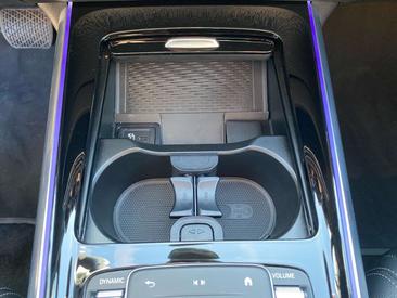 Mercedes EQA 250 — photo 17