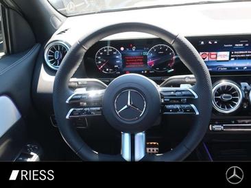 Mercedes GLA 200 — photo 11