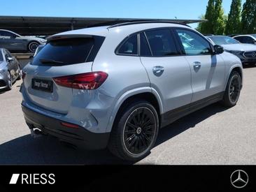 Mercedes GLA 200 — photo 14
