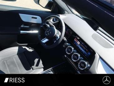 Mercedes GLA 200 — photo 16