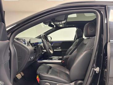 Mercedes GLA 250e — photo 11