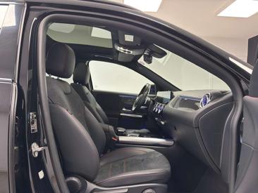 Mercedes GLA 250e — photo 12