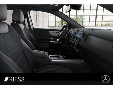 Mercedes GLA 220 D — photo 11