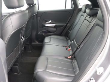 Mercedes GLA 250e — photo 11